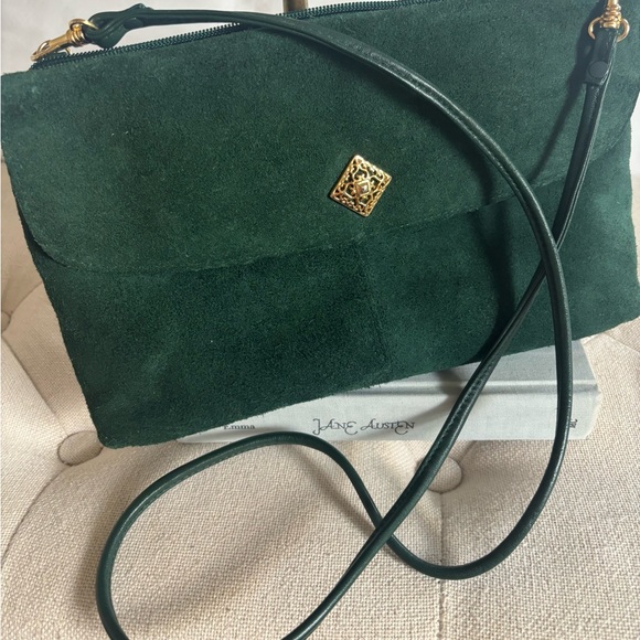 Elegant Vintage Green Suede Crossbody Bag - Picture 7 of 10